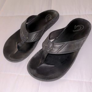 OluKai Men’s Black Leather Thong Slip-On Sandals - size 11